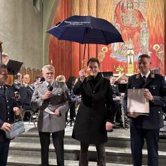 (from the left) Reserve corporal Ralf Zimmermann, reserve sergeant major Heinz Knacke, 
patron Mayo